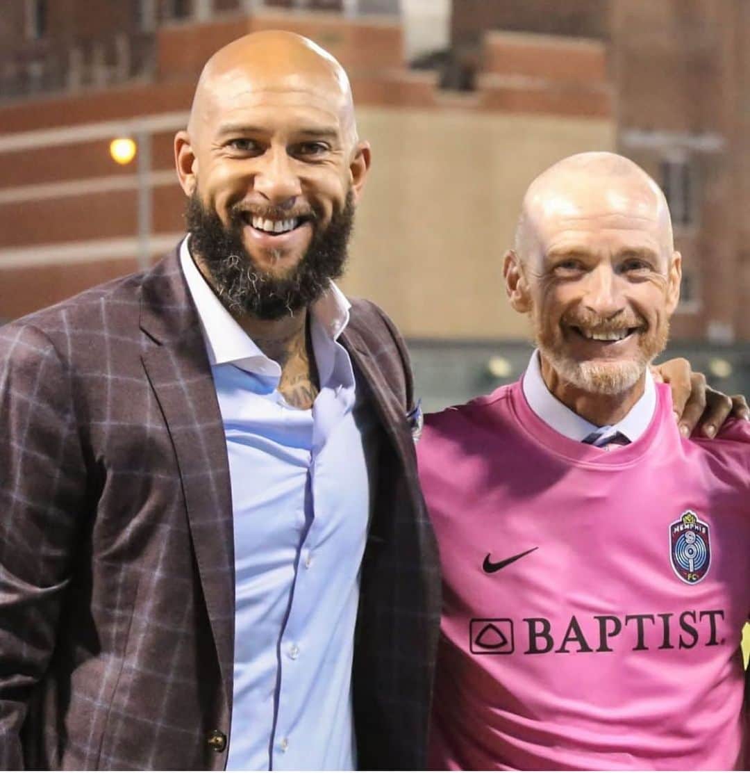 ティム・ハワードのインスタグラム：「🚨ALERT🚨 @memphis901fc FAN FORUM tonight!! Come join myself, Head Coach Tim Mulqueen and Owner/President Craig Unger as we hold court and talk shop at @brassdoormemphis  DOORS: 7pm SHOW: 7:30-8:30  @bluffcitymafia901 #DefendMemphis」