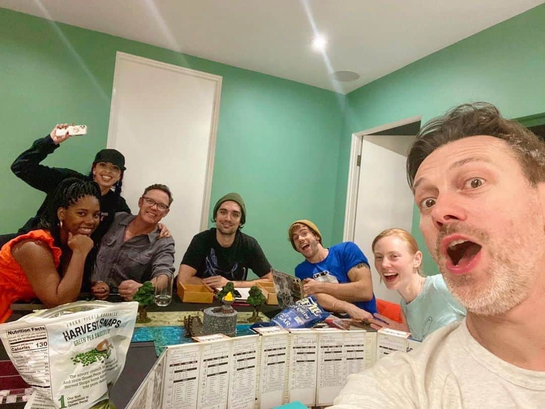 カイル・ニューマンさんのインスタグラム写真 - (カイル・ニューマンInstagram)「I had some of my favorite “humans” over for #dungeonsanddragons last night. Collaborative storytelling, raw creativity and maximum hilarity. Raise your hand if you’ve played before...」11月22日 4時31分 - kyle_newman