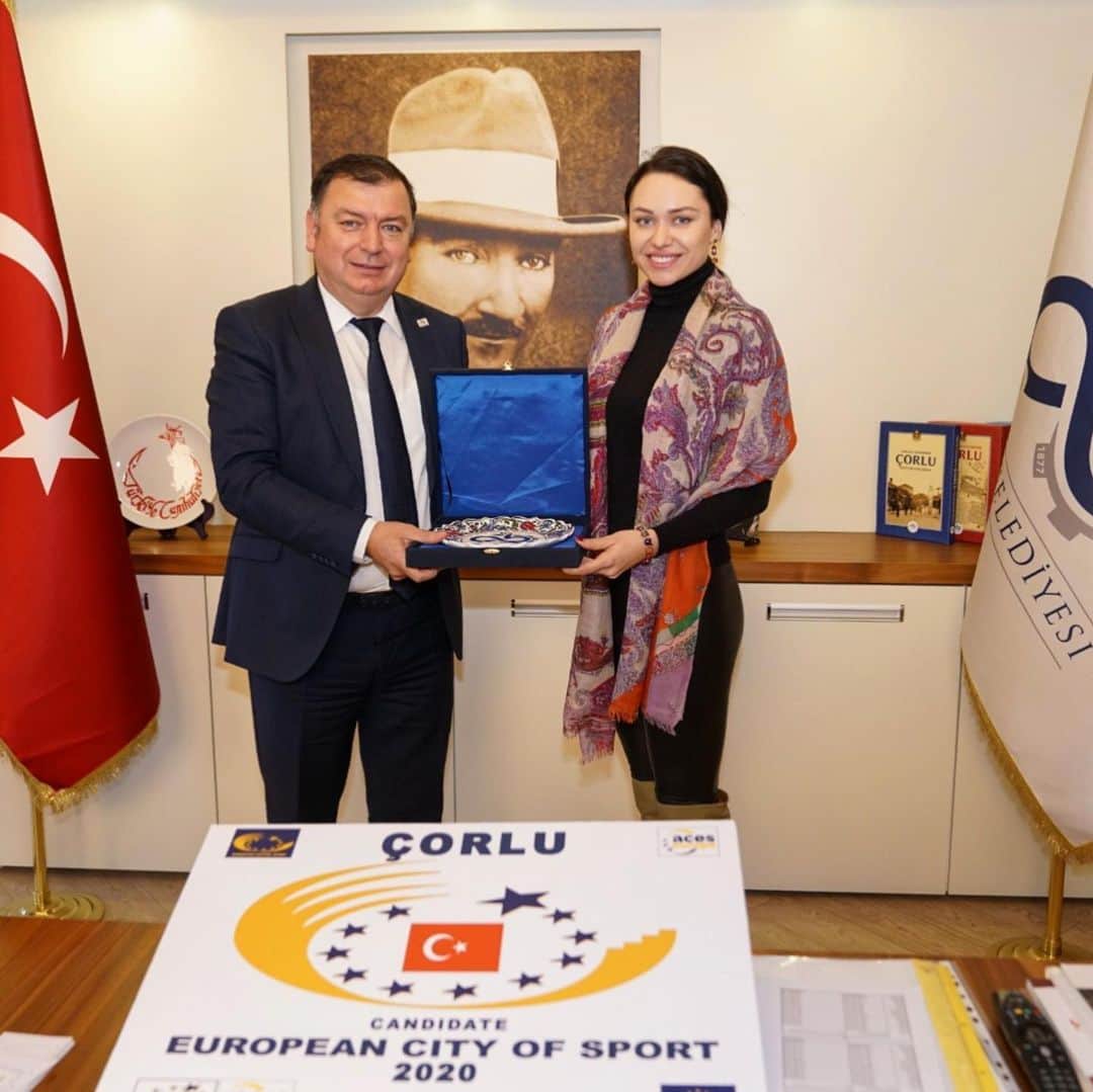 レネタ・カムベロバのインスタグラム：「Чорлу, кандидатът на Турция за Европейски град на спорта 2020. Щастлива съм, че бях част от тази страхотна емоция.Не се и съмнявам, че ще се видим на церемонията по връчване на титлите в Брюксел скоро!」