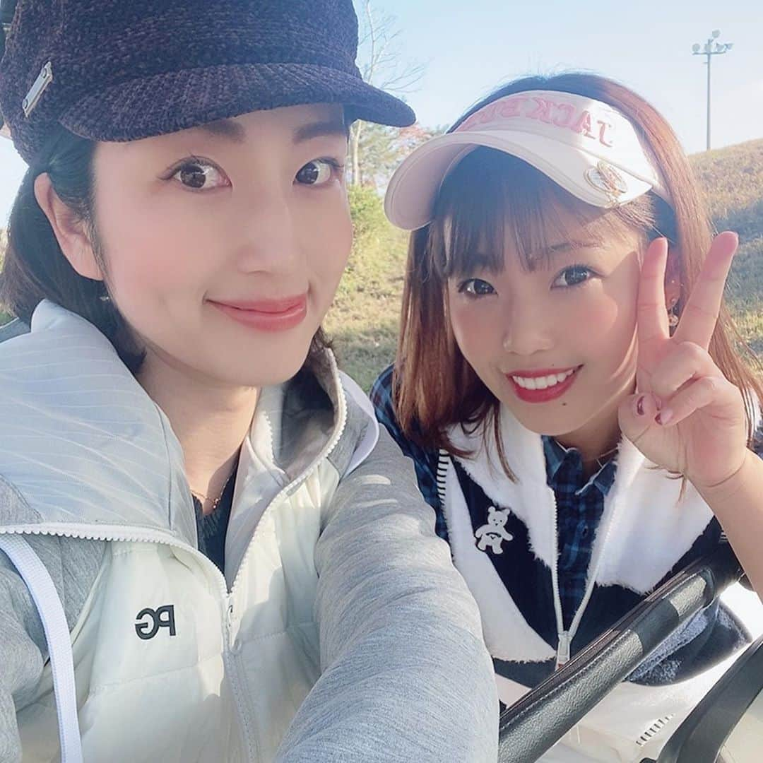 庄司ゆうこさんのインスタグラム写真 - (庄司ゆうこInstagram)「今日はちかちゃんとゴルフ⛳️💖 晴れ女パワー全開で最高のゴルフ日和❣️ そして2人とも絶好調に調子がよくベストスコア更新‼️ それにしてもここのコース、今日で3回目なんだけど毎回露天風呂が気持ち良すぎてついつい長風呂しちゃう✨ お風呂上がりは頑張ったご褒美にチョコレートパフェ❤️ 今日も楽し過ぎて時間があっという間だったなぁー✨✨✨ #ベルセルバカントリークラブ#市原#ゴルフ#ゴルフ女子#ゴルフ日和#ポジティブスターヨガ#ヨガインストラクター#エンジョイゴルフ#晴れ女パワー#全開#束の間の休息#ベストスコア更新」11月21日 20時07分 - yuko.shoji