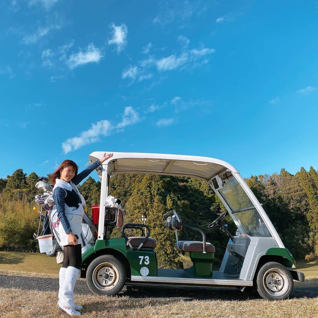 庄司ゆうこさんのインスタグラム写真 - (庄司ゆうこInstagram)「今日はちかちゃんとゴルフ⛳️💖 晴れ女パワー全開で最高のゴルフ日和❣️ そして2人とも絶好調に調子がよくベストスコア更新‼️ それにしてもここのコース、今日で3回目なんだけど毎回露天風呂が気持ち良すぎてついつい長風呂しちゃう✨ お風呂上がりは頑張ったご褒美にチョコレートパフェ❤️ 今日も楽し過ぎて時間があっという間だったなぁー✨✨✨ #ベルセルバカントリークラブ#市原#ゴルフ#ゴルフ女子#ゴルフ日和#ポジティブスターヨガ#ヨガインストラクター#エンジョイゴルフ#晴れ女パワー#全開#束の間の休息#ベストスコア更新」11月21日 20時07分 - yuko.shoji