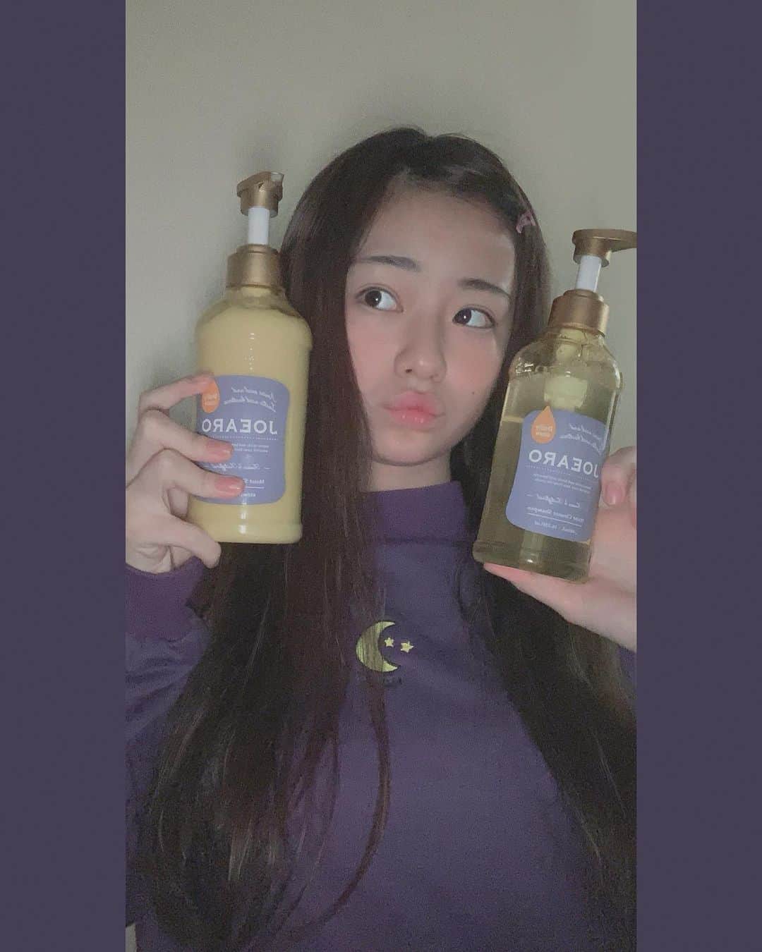 かれんのインスタグラム：「うちのお気に入りを紹介します‪︎‬ ‪︎☺︎ このシャンプーとトリートメント‪︎❤︎‪︎ いつもヘアオイルを塗らないとまとまらないのに，この2つを使った後はまとまるの!! 髪のパサつきに悩みがある方におすすめします٩(*´︶`*)۶ 乾かしてから指通すといつもよりするんって通る( o̴̶̷᷄ ·̫ o̴̶̷̥ ) LOFTとかのバラエティショップで売ってるよ~!! #JOEARO #ジョアーロ #乳酸菌アミノ酸シャンプー #ノンシリコン #haircare  #LOFT @joearo_official」