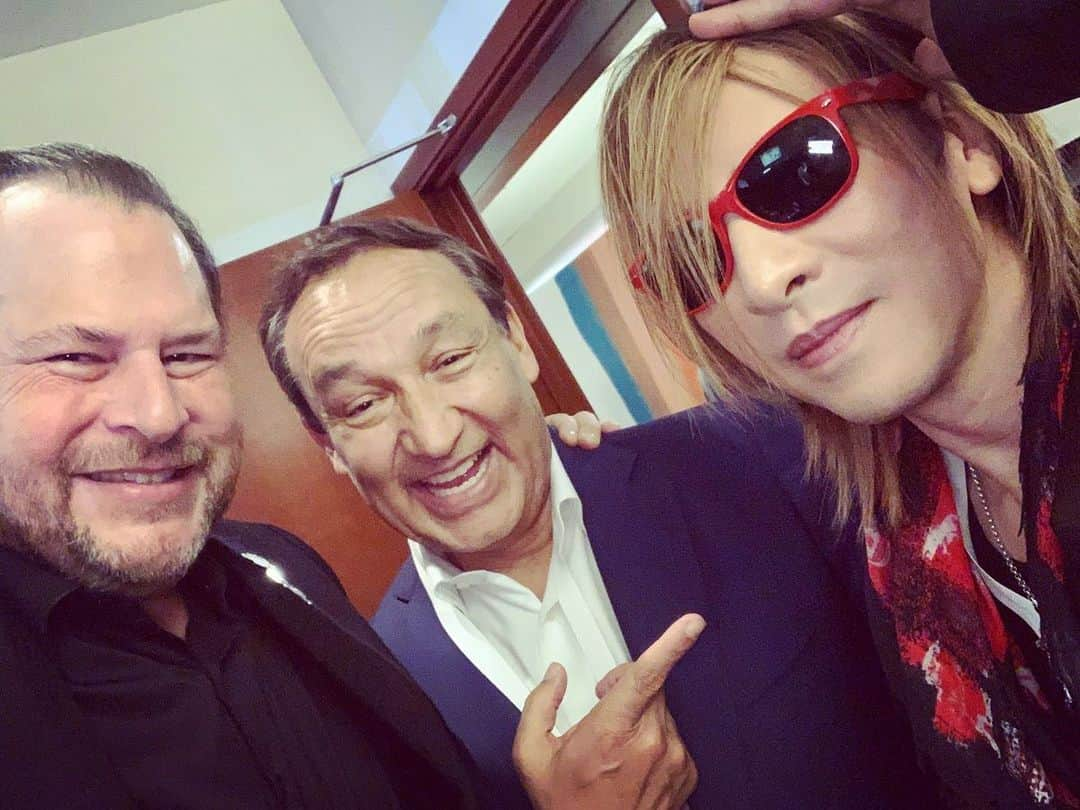 YOSHIKIさんのインスタグラム写真 - (YOSHIKIInstagram)「Having wonderful time in SF!  RT #MarcBenioff I’m with ⁦@YoshikiOfficial and ⁦@united ceo #OscarMunoz at ⁦#fleetwoodmac celebrating #Yoshiki’s birthday !!!」11月21日 20時08分 - yoshikiofficial