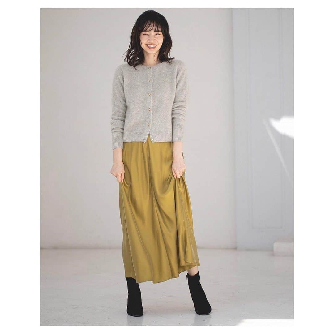 のインスタグラム：「. My work. 『apart by lowrys』 → http://www.dot-st.com/m/apartbylowrys/CSfMbGoodsPage_001.jsp?ITEM_CD=855820 #brand #apartbylowrys #Adastria #dotst #アパートバイローリーズ #アダストリア #ドットエスティ →@apartbylowrys @dotst_official 今日は冷え込みましたね〜 暖かアイテムプラスしてお出かけしましょうね☺︎♡ #Japan #Tokyo #work #fashion #girl #ladies #woman #akework #akeapart #撮影 #ファッション #コーディネート #お仕事のあがり #感謝 #model #satorujapan #akemigondo #モデル #サトルジャパン #権藤朱実 →@satorujapan_official @akemigondo ☑︎プロフィールのリンクにて、blog更新中☺︎ My blog『ake photo』 →http://ameblo.jp/akemi-gondo/」