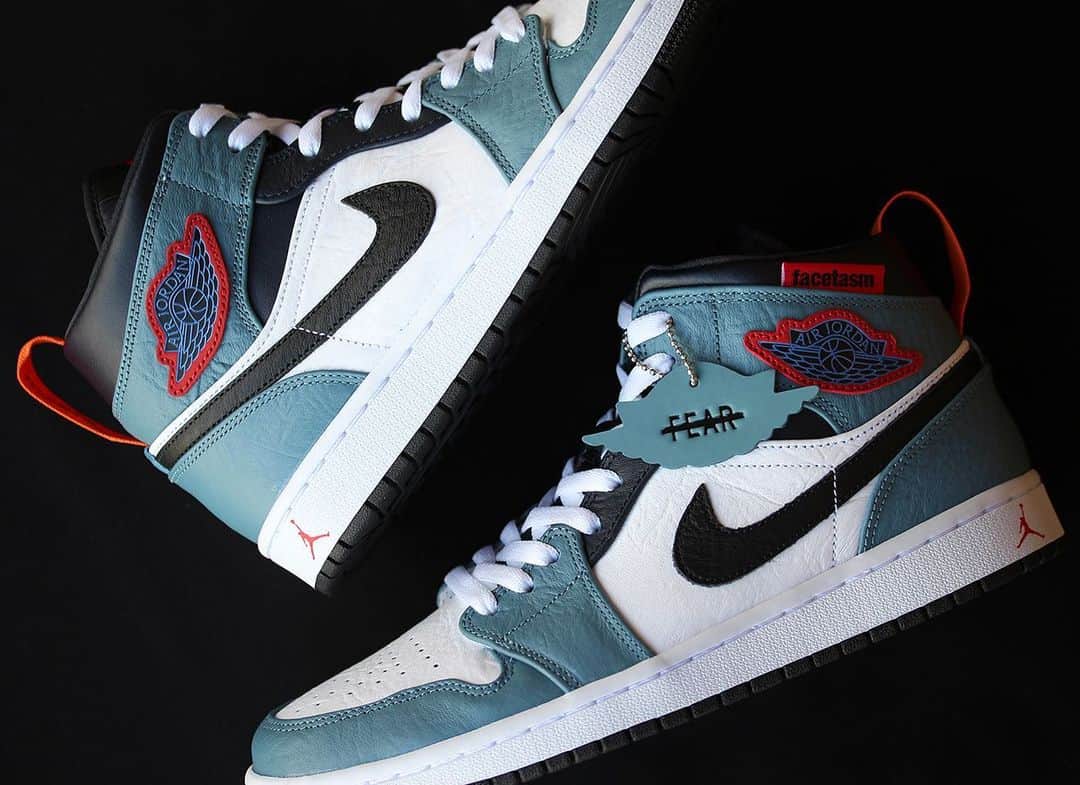 のインスタグラム：「2019 .11 .22 (fri) in store ■NIKE AIR JORDAN 1 MID SE FEARLESS APLA COLOR : WHITE/BLACK-CELESTIAL TEAL SIZE : 23.0cm - 29.0cm PRICE : ¥ 13,000 (+TAX） ・ #a_and_s #NIKE #facetasm #JORDAN #JUMPMAN #JUMPMAN23 #JORDANBRAND #NIKEJORDAN1MID #FEARLESS」