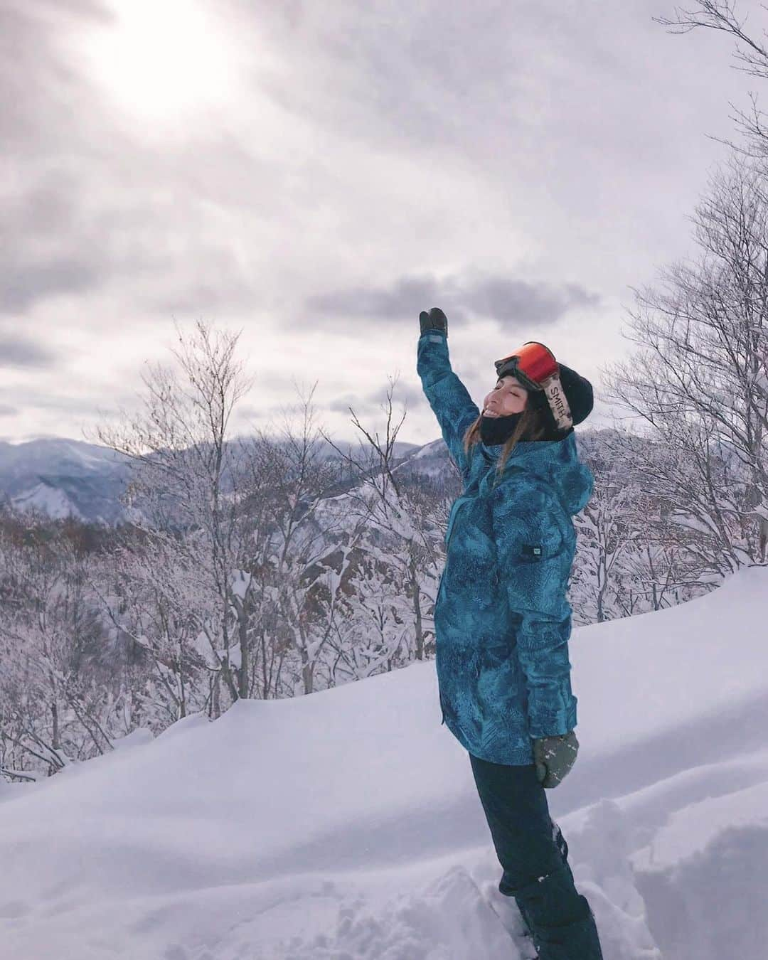 高橋菜摘さんのインスタグラム写真 - (高橋菜摘Instagram)「❄️ そろそろ雪の匂いがしてくるかな。 夏が終わるときは本気で嫌って思うんだけど 少しでも寒いと思った日からはもう 早く冬来てとしか思えなくなる。 そろそろ年末や冬の予定を立て始めなきゃ！ . . 今週の土曜日はフリマですよ〜❤︎ 私のお洋服や子供服、メンズ スノーボード用品GETして下さい！ ニットいっぱい出す〜！ あとは超使えるアウターなどなど♡ 出店者がおしゃ人間ばかりなので 私も買い物したいくらいだよ〜😘 . 11/23 (Sat) 場所:〒253-0052  神奈川県茅ヶ崎市幸町23-8ピア幸町 📍( @warungchigasaki) 前回とは場所が変わるのでご注意下さい💁🏽‍♀️ . 時間:11:00〜15:00 →袋はご自身でお持ちください。 →お釣りの用意がございませんので なるべく細かいお金を ご用意ください(千円、百円等) . 主にレディース服、メンズ服、kids服 (参加者全員ママ♡) スポーツ用品等の出品となります。 勿論どなたでもご来場可能です！ 是非お友達、ご家族お誘い合わせの上 遊びにいらしてください♡ . 今回もアクセス100点満点💯🧡 茅ヶ崎駅徒歩3分！(地図を参照下さい) 駐車場はございません。 お近くの🅿️にお停めください。 . . 出店者🌵 @maino______  @lina_x117  @juri1104 @satobyy @namikitori @natsu128 ________________ #フリマ #湘南ママ #フリーマーケット #湘南life #スノーボード女子 #スノボ #スノーボードウェア #茅ヶ崎 #湘南」11月21日 20時50分 - natsu128