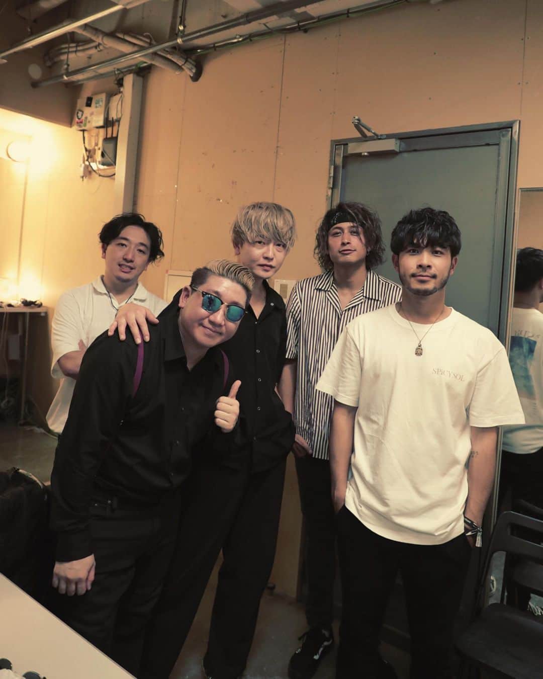 のインスタグラム：「Back Stage After Show... Thank you friends!!! #rampage#berrygoodman#浦和レッズ」