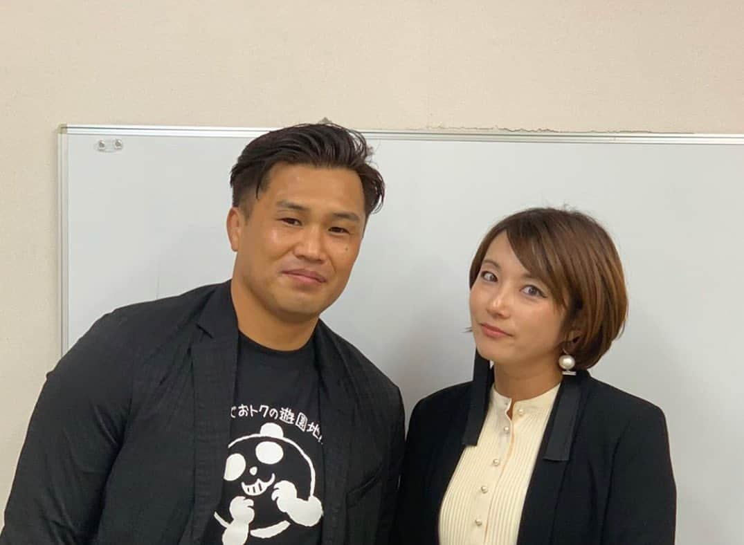 大西将太郎さんのインスタグラム写真 - (大西将太郎Instagram)「『イオンブラックフライデーセール。カウントダウンイベント』 イオン品川シーサイド店にて。 良い商品がめちゃくちゃ安くなってるよ！トモとRGさんとあやちゃんと。 みんなで盛り上げてきました！！ しかし、ラグビー人気はスゴイな🧐 人の数が凄かった。 そして帰りは大阪まで一緒に帰ってますがどこに行っても声かけられるトンプソン🤓おじさんは見ていて嬉しいよ。 というか、みんな俺のことマネージャーと思ってる🤣🤣🤣」11月21日 20時48分 - shotaro12