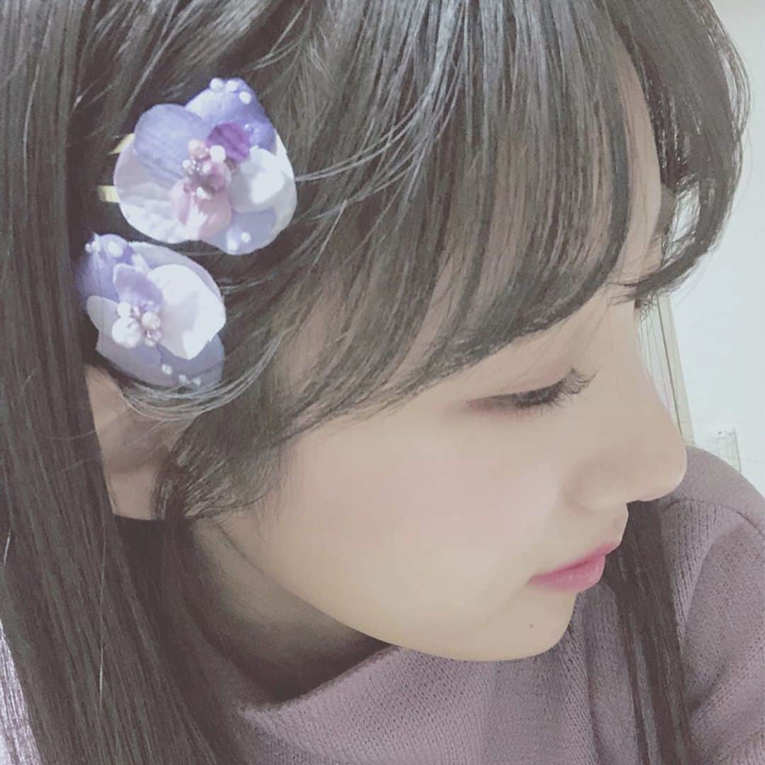 横野すみれさんのインスタグラム写真 - (横野すみれInstagram)「💠Violet Sugar Cream 💟﻿ ﻿ ﻿ 佐藤すみれさんがプロデュースされている、Violet Sugar Creamのポップアップストアに行ってきました💜﻿ ﻿ "すみれ"をモチーフにしたグッズがたくさん並んでいてお店がかわいいで溢れていました…💗﻿ ﻿ ﻿ 私は、すみれのトートバッグとすみれのヘアアクセサリー、キーホルダーをゲットしましたよ💭☺️﻿ ﻿ ﻿ ﻿ どれも可愛いすぎて﻿ ﻿ ぜんぶ欲しくなっちゃました🤤💓﻿ ﻿ ﻿ ﻿ そして、佐藤すみれさんとお写真も撮っていただきました😳💭 ﻿ ﻿ 嬉しすぎる〜！！！﻿ ﻿ めちゃめちゃ可愛いくて優しかったです、、🥰﻿ お誕生日おめでとうございます😚﻿ ﻿ ﻿ すみれという名前に生まれてよかった🙏🏻﻿ ﻿ 11月26日まで、阪神百貨店梅田本店 イベントスペース ステージ2で開催されているので皆さんもぜひ行って見てください☺️💗﻿ ﻿ ﻿ #VioletSugarCream #佐藤すみれ さん #popstore #violet #すみれ #かわいい #ゆめかわいい #インテリア #梅田」11月21日 20時52分 - yokono_sumire