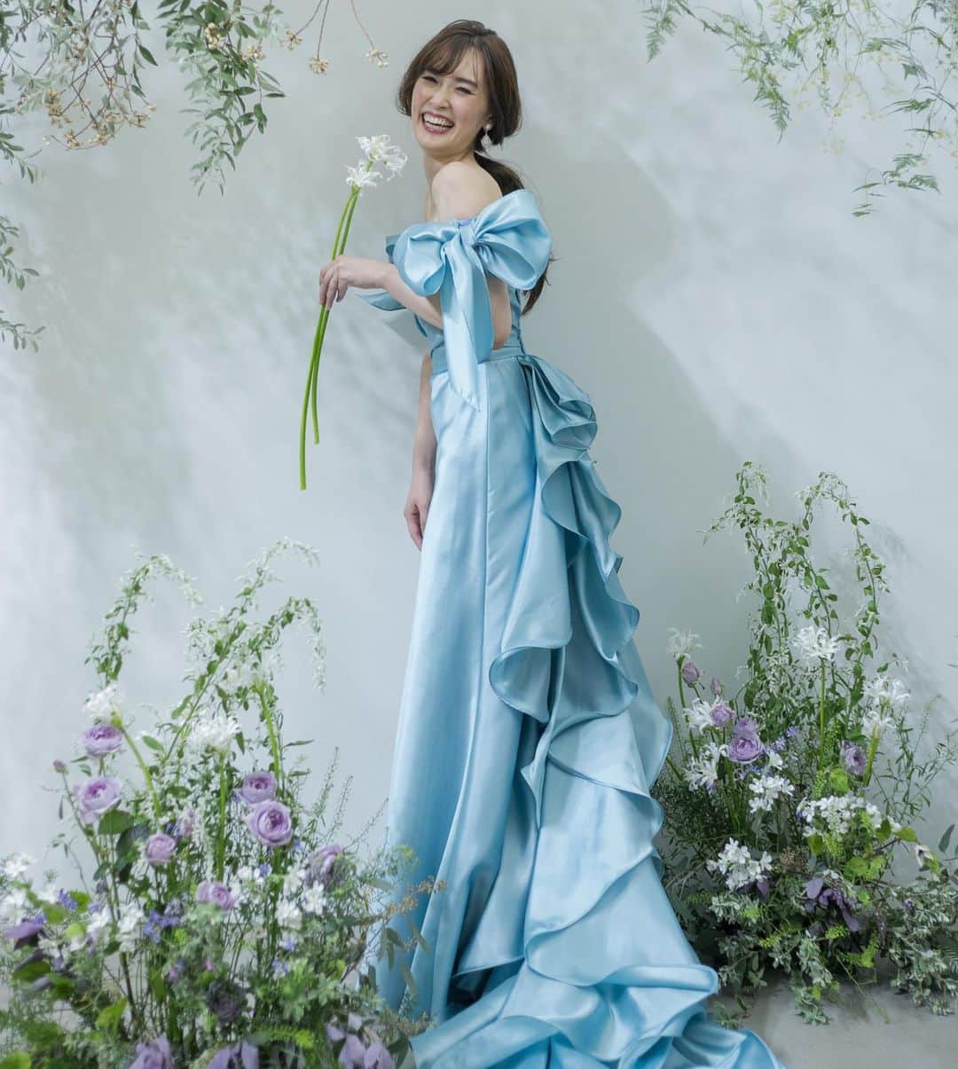 のインスタグラム：「【大阪】ドレス撮影会に60名様をご招待✨Dressesファン感謝祭開催!!大阪お待たせしました😍 撮影ドレスは、#antoniorivaの sissi やsibilla、#INESDISANTO、#halfpennylondon 、#NAEEMKHAN など大人気の海外ブランドドレスをご準備👗 (ドレスのサイズは9〜11号となります) Dressesだから叶うラインナップです✨ · 大人気の撮影モデルイベントを超拡大し、10倍以上の規模で多くの花嫁さまにご参加いただけるようにご準備しました♡ プレ花、卒花、式場が決まってない方、プロポーズされたばかりの方など、どなたでもご応募可能です！ * 【詳細】 ・開催日時： 12/21(土)～12/22(日)10:00－19:00 ・参加時間：開催時間の内、1時間程度 ・募集：各日30名(合計60名) ・場所：大阪 南堀江(四ツ橋駅周辺) ・#antoniorivaや #INESDISANTO などからお好きなドレス1着撮影(ドレスサイズは9~11号) ・プロの美容スタッフによるヘアアレンジ、プロのカメラマンが撮影 ・撮影データは後日お渡し(LINE@にて) ※投稿の画像と当日の撮影イメージは異なります。 ※交通費はお客様負担となります。 . 【応募条件】 女性限定 . 【応募方法】 ①@dresses_weddingdress  のInstagramをフォロー ②こちらの投稿をリグラム #Dresses感謝祭in大阪  ③@dresses_weddingdressプロフィール画面URLのアンケートに回答 ※こちらの3つの応募条件が満たされている方のみ抽選対象となります⚠️ . 【応募期間】 2019年11月21日(木)~12月3日(水)まで . 【当選結果のご連絡】 12月6日(金)までに、当選者様にメールいたします ※返信をもって予約確定とさせて頂きます . ご不明な点はDMまで✉ Dressesとしても関西では初めての試みで、スタッフ一同楽しみにしております！ たくさんのご応募お待ちしております🥰🍀」
