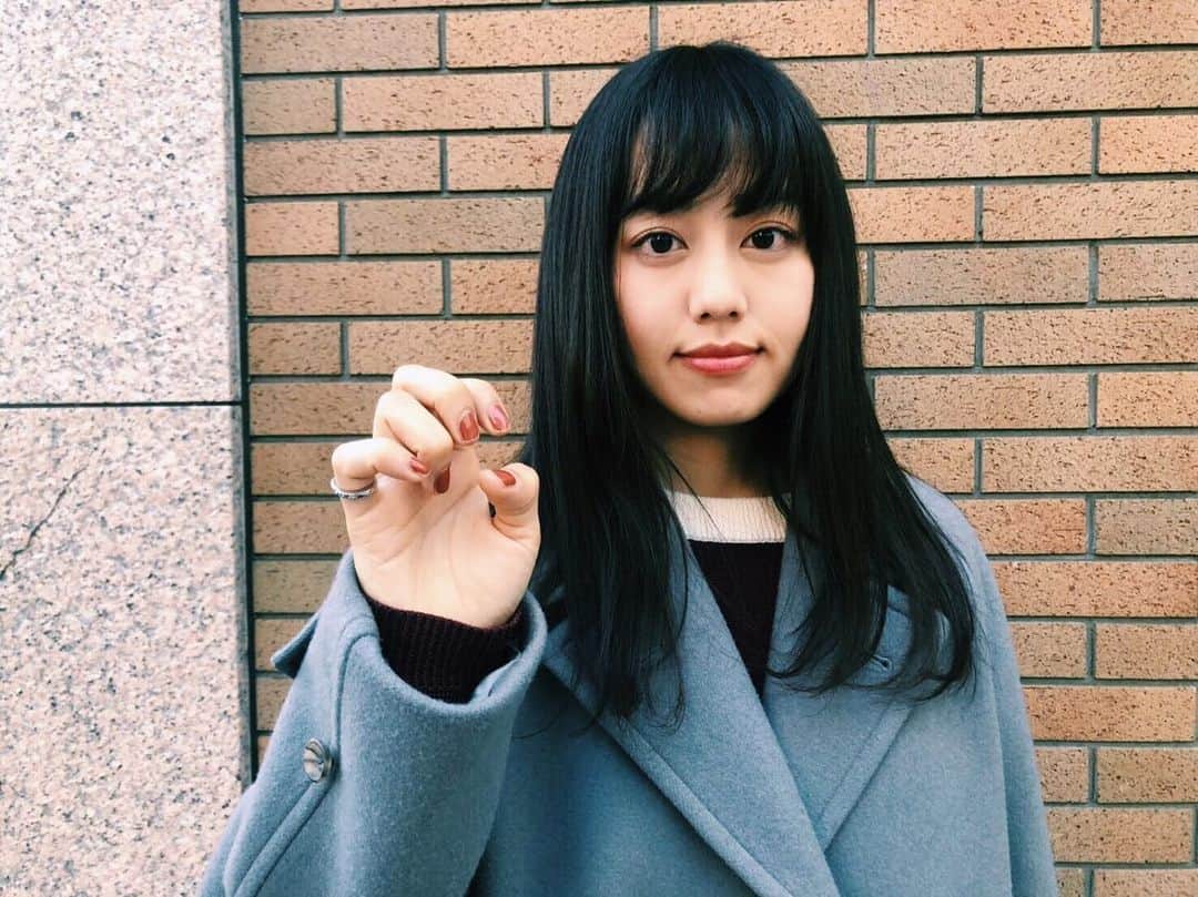 宮﨑香蓮さんのインスタグラム写真 - (宮﨑香蓮Instagram)「寒い！から風邪に気をつけましょね。今日もおつかれさまでした。👼🏻 #爪を見せたかった写真」11月21日 21時11分 - karen_miyazaki_official