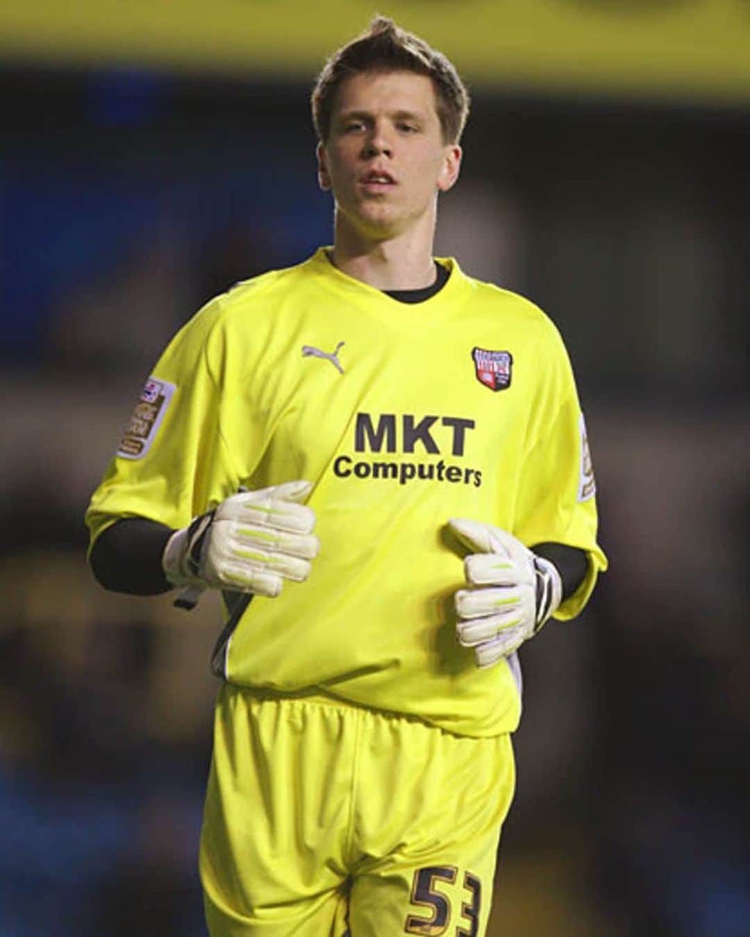ヴォイチェフ・シュチェスニーのインスタグラム：「Exactly 10 years ago I made my debut for Brentford! Always grateful for the opportunity I was given at this special football club! 🙏」