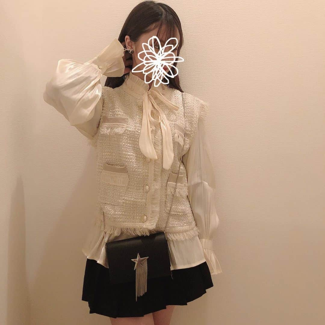 渡邊菜々さんのインスタグラム写真 - (渡邊菜々Instagram)「・ 可愛い洋服見つけた👀💕 友達がめっちゃ写真撮ってくれた😂😂笑 @mmk_2027  いつもありがとう🙇‍♂️ ・ #福岡#fukuoka#韓国#korea #韓国ファッション#韓国🇰🇷 #🇰🇷 #渡邊菜々#わたなな#🌻 #わたななのふく」11月21日 21時40分 - watanana1225