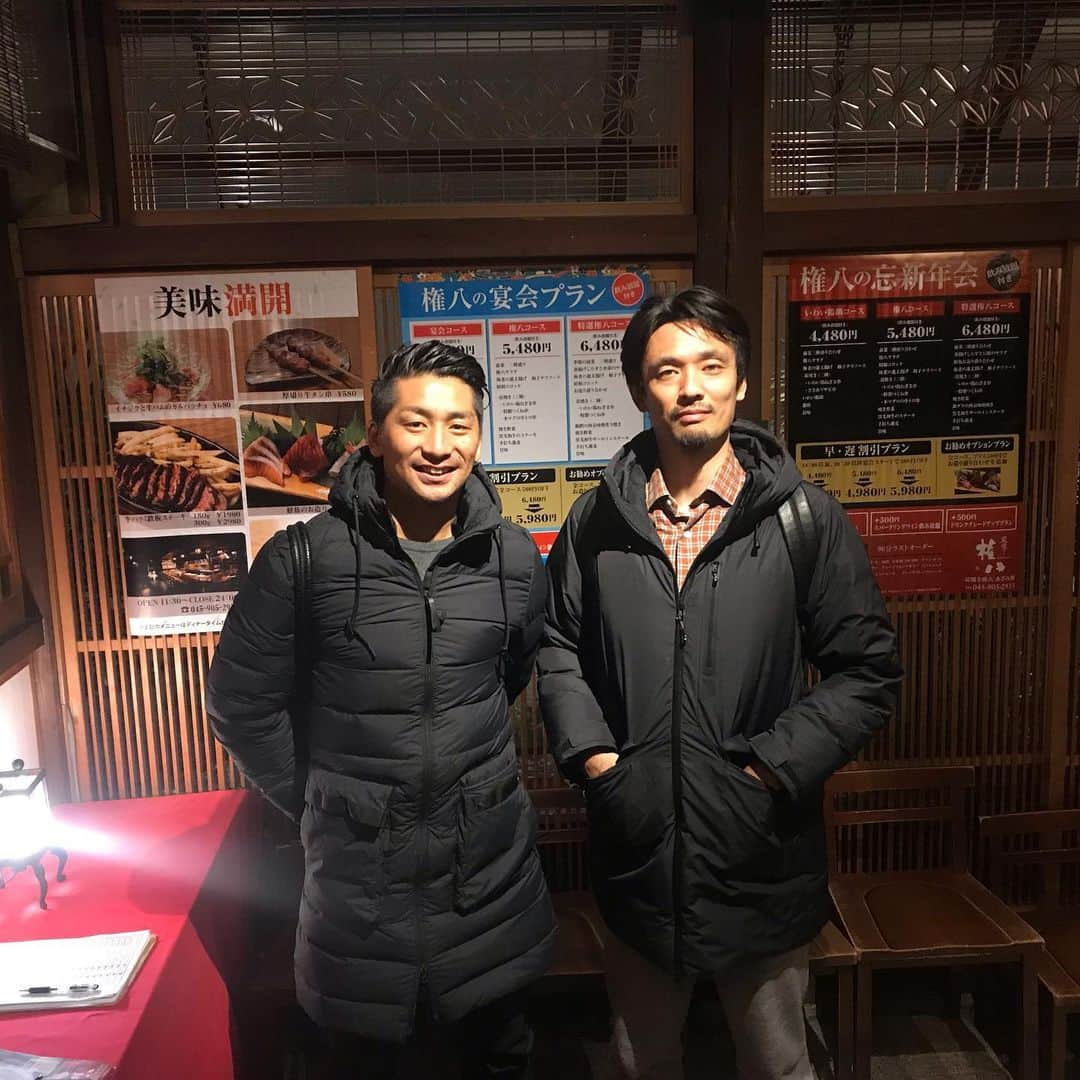 河内勇太さんのインスタグラム写真 - (河内勇太Instagram)「尊敬するお師匠様とご飯。 仕事へのスタンス、サッカーへの想い、目指す場所への努力量。全てがやっぱり一流でございました。 #戸田和幸 #dazn #解説者 #元日本代表 #河内勇太 #鎌倉インテル」11月21日 21時54分 - yutakkk