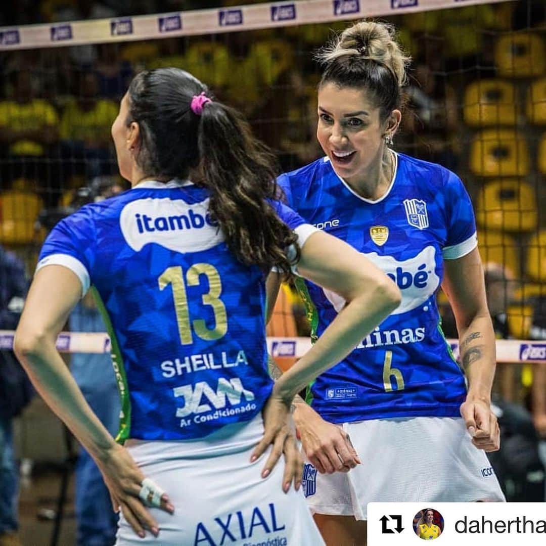 シェイラ・カストロのインスタグラム：「Saudade que eu estava de jogar com vc @daherthaisa!!! #Repost @daherthaisa with @get_repost ・・・ Aeeee @sheillacastro , soltando a "réguinha" de novo!!! 😂🙌 "Se te faz feliz ver o vôo dos outros, você entendeu tudo!" (📸 @guilhermezilse )」