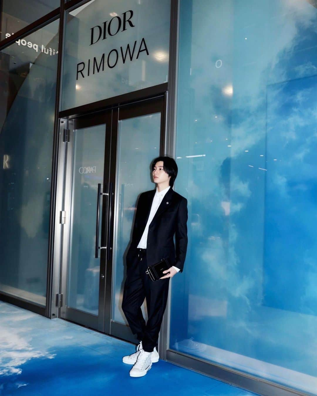 桜田通さんのインスタグラム写真 - (桜田通Instagram)「“DIOR and RIMOWA”CAPSULE COLLECTION  11月22日から渋谷パルコ1F "The window" にオープンする『ディオール メンズ ポップアップストア』へ行きました✨ ポップアップは1月21⽇までやってます！  着ている服は"DIOR ESSENTIALS"✨ #DiorxRIMOWA #Dior #ディオール #DiorSummer20」11月21日 22時15分 - dorisakurada