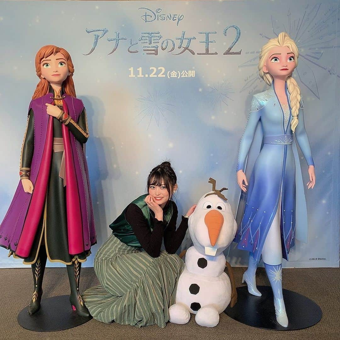 前田亜美のインスタグラム：「. . . 今日は、楽しみにしていた… 【アナと雪の⼥王2】のスペシャルイベントとプレミアム試写会に参加してきましたあああ(◍ ´꒳` ◍) . 最高でしたよ…… . スペシャルイベントでは、 ｢アナ｣の日本語吹き替えを担当している神田沙也加さん、. 監督のクリス・バックさんと ジェニファー・リーさん。 プロデューサーのピーター・デル・ヴェッコさん. 音楽を担当しているロバート・ロペスさんとクリステン・アンダーソンさん、ロペス夫妻もきてくれて… . . 豪華ゲストの方々が近くで見れて話を聞けて光栄でした！！あーー神々しかった。。😭😭😭😭笑 . ロバートロペスさんとクリステンアンダーソンさん2人のメドレーも聴けて貴重な時間でした…🥺🥺🥺🥺（最高）. . . .  そしてそして… 楽しみしていた試写会( ´ ` *) ひと足お先にアナと雪の女王2を観てきましたよお！！. . .  感想はね…. 凄すぎた！！！！. . 前作も好きだけど、2も好き！！！笑. .  音楽も圧倒されるし、アナとエルサの成長もみれて、、. あれもこれも…見所満載でした(´ ˙꒳˙ `). またすぐ観よう。笑. . .  明日11/22に公開です！. . 是非皆さんも #アナと雪の女王2 見に行ってねえーーーー！. . . #アナ雪2と未知の旅へ  #感想キャンペーン #PR  #アナ雪2」