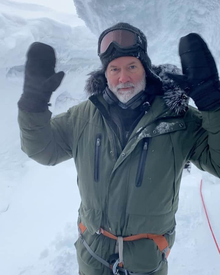 クリス・プラットのインスタグラム：「So grateful to the people of Iceland and to the beautiful scenery that will make its way into @thetomorrowwar Unreal!」