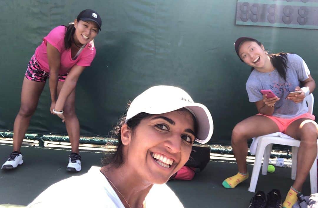 のインスタグラム：「練習後の笑顔✨🎾🎶😙 Smiles after practice☀️ #今日も一日お疲れ様でした #ノンタブリー #バンコク • • #テニス #トレーニング #アスリート #筋トレ #筋トレ女子 #スポーツ #tennis #sports #life #gym #training #fitness #fit #athletes #smile #tennisplayer #work #테니스 #연습 #스포츠  #운동 #love」