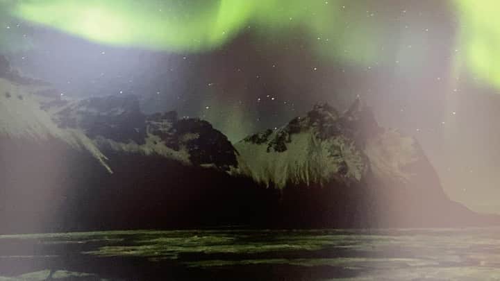 クリス・プラットのインスタグラム：「CANT BELIEVE WE FINALLY SAW THE NORTHERN LIGHTS!!! @thetomorrowwar」