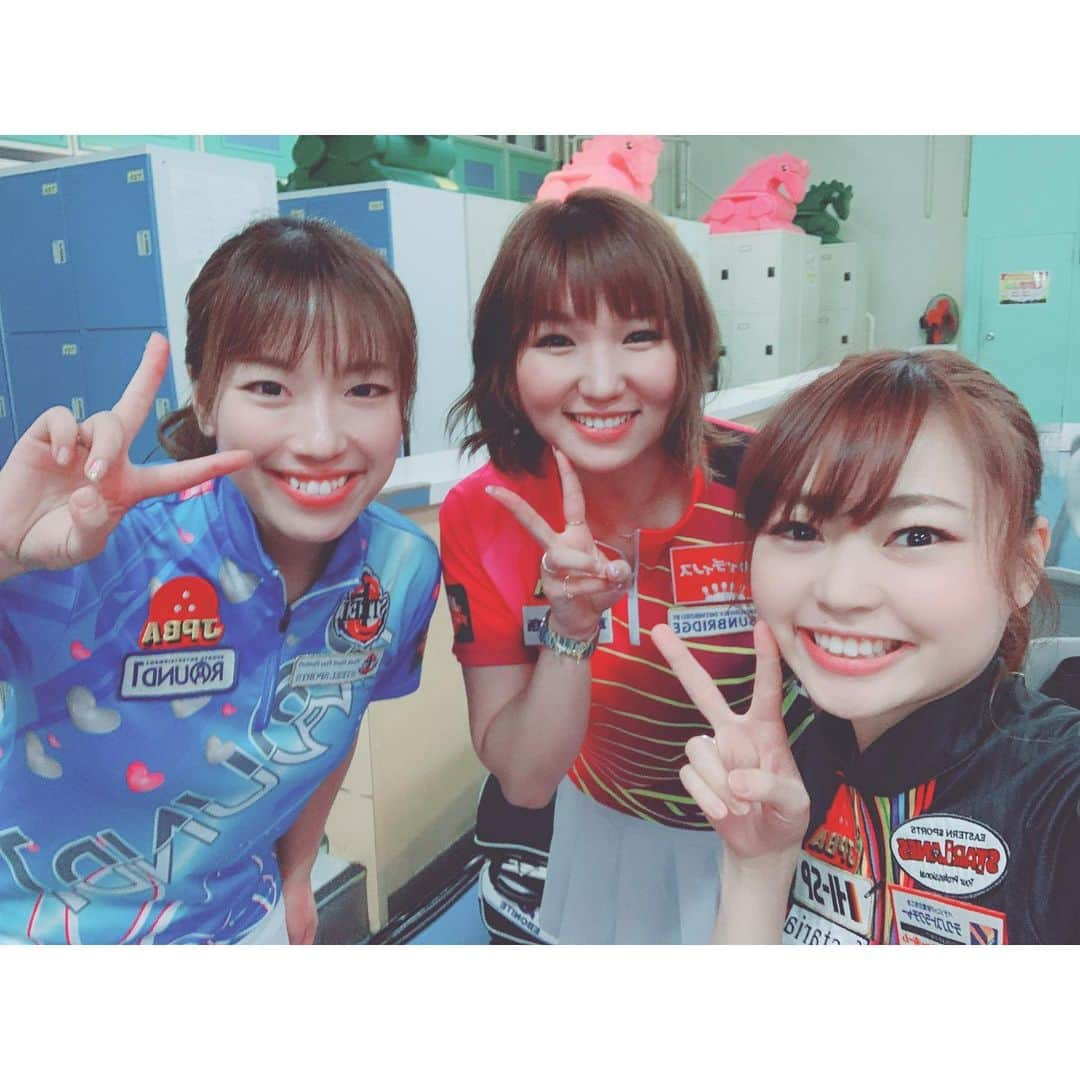 浅田梨奈さんのインスタグラム写真 - (浅田梨奈Instagram)「全卸連プレゼンツJPBA☆SSSカップ2019⭐ 応援ありがとうございました︎︎☺︎ 今回もチャンスを掴めず3位🥉 悔しいですが勉強することはまだまだたくさん 次こそ！もっと上を目指して頑張りますので これからも応援よろしくお願いします🌈 アマチュアの方とのダブルスも3位でした🥉  歴史にも記憶にも残る 新しいトーナメントを開催して頂き 誠にありがとうございました 沢山のスポンサー各社様に ご協賛、ご尽力頂きまして大変感謝しております  来年リベンジします！  沢山のサンプルありがとうございました💚 ボウリングが沢山の企業様と 触れ合う場を作って頂き大変嬉しく思います  本当にありがとうございました！  #ボウリング #プロボウラー #浅田梨奈 #女子アスリート #SSSカップ2019 #全国化粧品日用品卸連合会 #ユニチャーム株式会社 #株式会社トミッシュジャパン #白十字株式会社 #サンスター株式会社 #キャプテンサンタ #コーセーコスメポート株式会社 #マスク助かります😭 #移動中に重宝 #普段使っている商品ばかり😊 #応援ありがとうございました #女子123で📸」11月21日 22時59分 - asdrn528