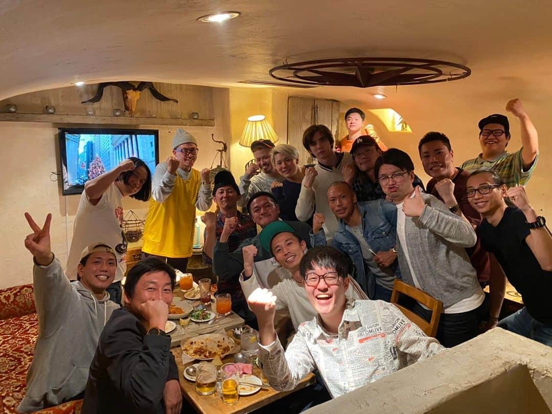 パーティ内山のインスタグラム：「橋本マネージャー送別会 #永野軍団 #アメトーーク #永野 #パーティ内山 #シオマリアッチ #ダーヨシ #斉藤サトル #カミナリ #レッドガオ #あがすけ #ニルベース齋藤 #ディープインパクト仲松 #ウォーターズ #まかろにステーション #橋本」