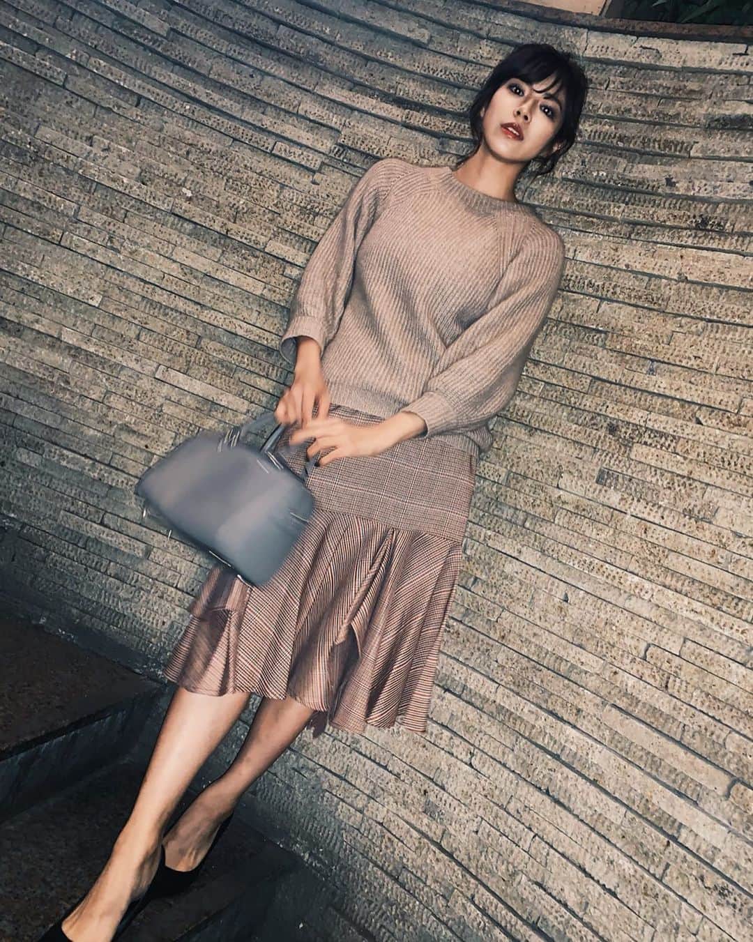 わちみなみのインスタグラム：「あたらしいスカートかわいい😍  マーメイドラインの、毎年着てる気がする✨✨歩いてるときの揺れ具合がいいかんじ🐷  @myfairholiday_official  #MYFAIRHOLIDAY  #MFH_style #マーメイドスカート  #秋」