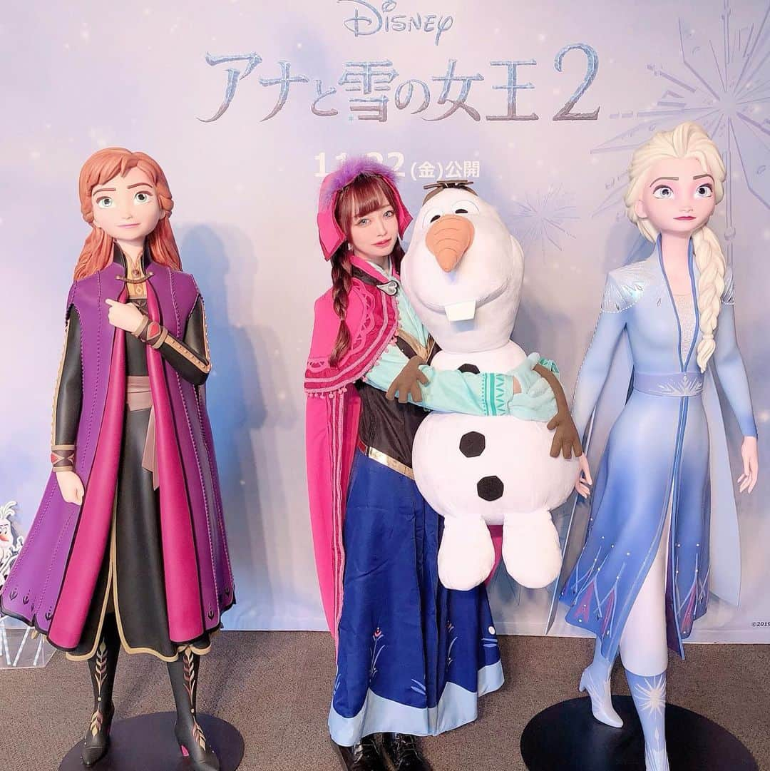 さきぼんさんのインスタグラム写真 - (さきぼんInstagram)「『アナと雪の⼥王2』スペシャルイベントに雪山アナのコスプレで参加してきました🌬❄️☃️🐎👱🏻👧🏼 ゲストの方々のトークだったり、生歌だったり、演出に感動して泣いてしまいました😢♡ . そのあとの試写会にはオラフバウンドで参加させていただきました❄☃ エルサだけがなぜ魔法を使えるのか、の謎が解けた( ◜ᴗ◝) . . アナ雪2でストーリーが完成するからみんなも絶対みてねー！公開は明日11/22だよ❄☃ . . . #アナ雪2と未知の旅へ  #感想キャンペーン #PR #さきぼんディズニー」11月21日 23時41分 - sakibon69