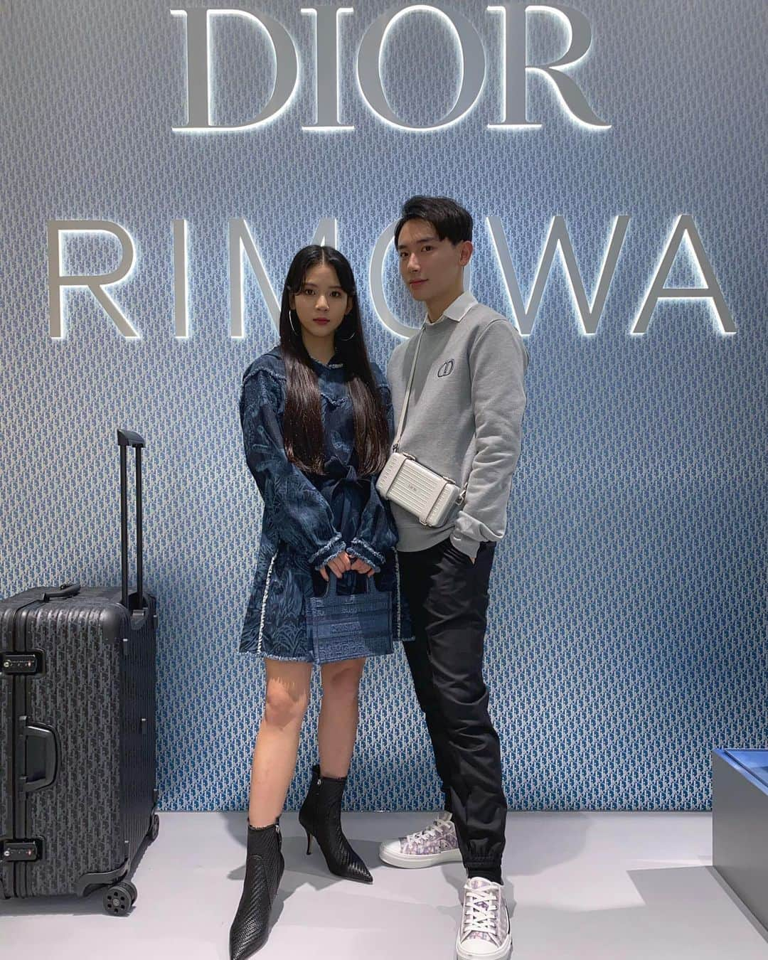 よしあきさんのインスタグラム写真 - (よしあきInstagram)「@dior ✖︎ @rimowa  明日から渋谷PARCOオープン🎉」11月21日 23時45分 - yooshiakiii