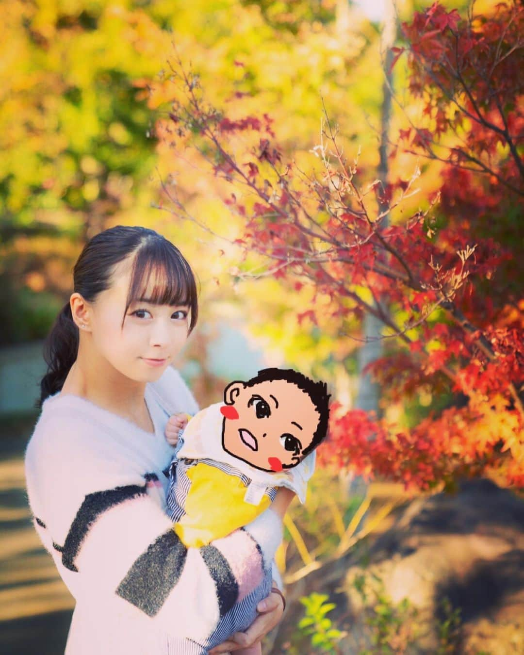 浦えりかのインスタグラム：「紅葉の季節。 #augustbaby2019 #baby  #紅葉 #二子玉川公園 #帰真園」