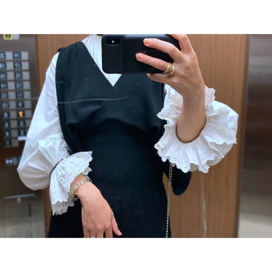 根岸由香里さんのインスタグラム写真 - (根岸由香里Instagram)「@moschino のビンテージドレスにルーマニアの民族衣装ビンテージブラウス。 @spurmagazine さんの30周年パーティーの時の装い。　 なんだかここ最近はドレスアップ熱、そして久々にヒールを履きたい熱が🔥」11月21日 23時59分 - yukarinegishi