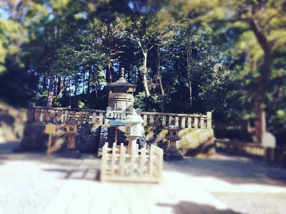 日出郎さんのインスタグラム写真 - (日出郎Instagram)「Ieyasu Tokugawa's grave!!!! #日出郎  #久能山東照宮  #美しい建築物  #Japanesebeautiful #家康公のお墓もあった #日光じゃないほうの東照宮 #自らが神様に」11月22日 0時06分 - hiderou1030