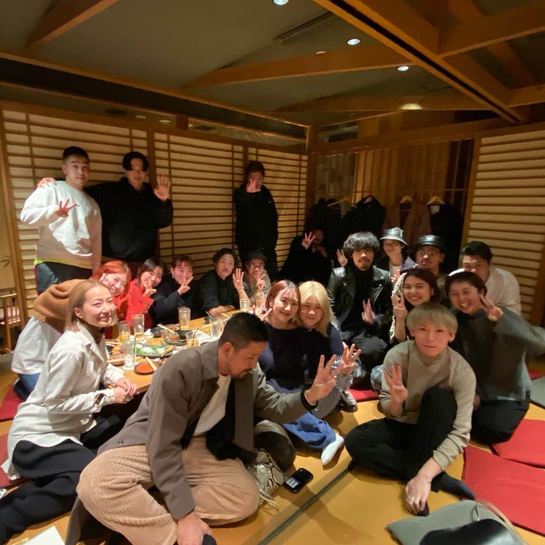 谷正人のインスタグラム：「明日のSTUDIOUS渋谷パルコ店、グランドオープンに向けての決起集会！ 明日も館トップ狙って、1人でも多くのお客様に日本発を伝えていきましょう！ #日本発を世界へ　#studious #渋谷パルコ　#ゲームチェンジャー」