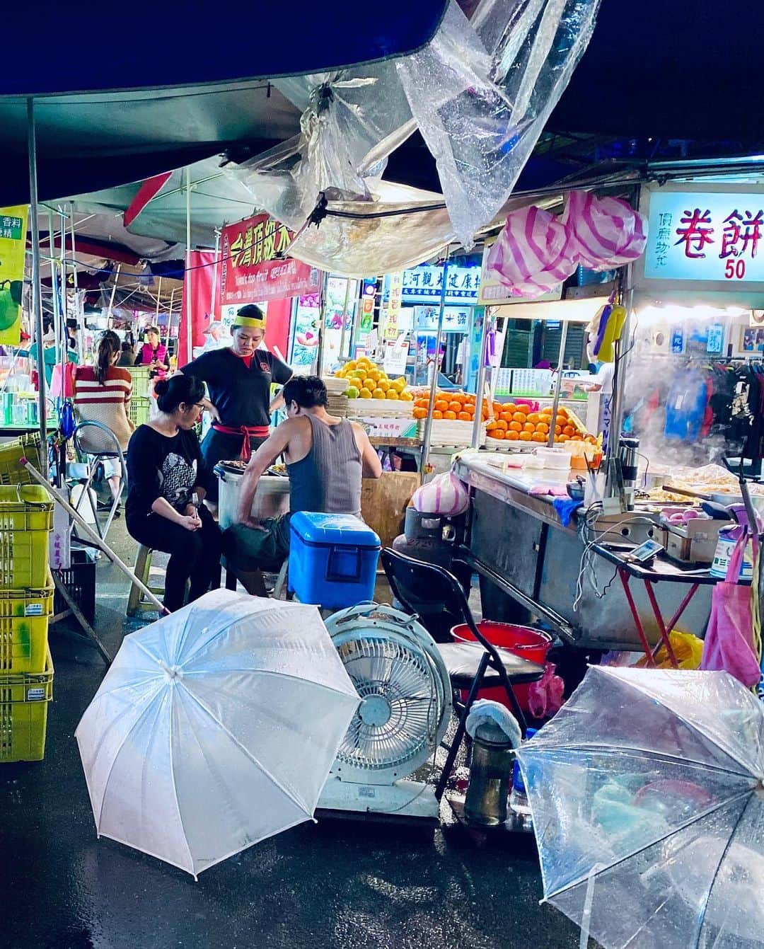 カロリーヌ・ド・メグレのインスタグラム：「Night Market, Taipei 🇹🇼」