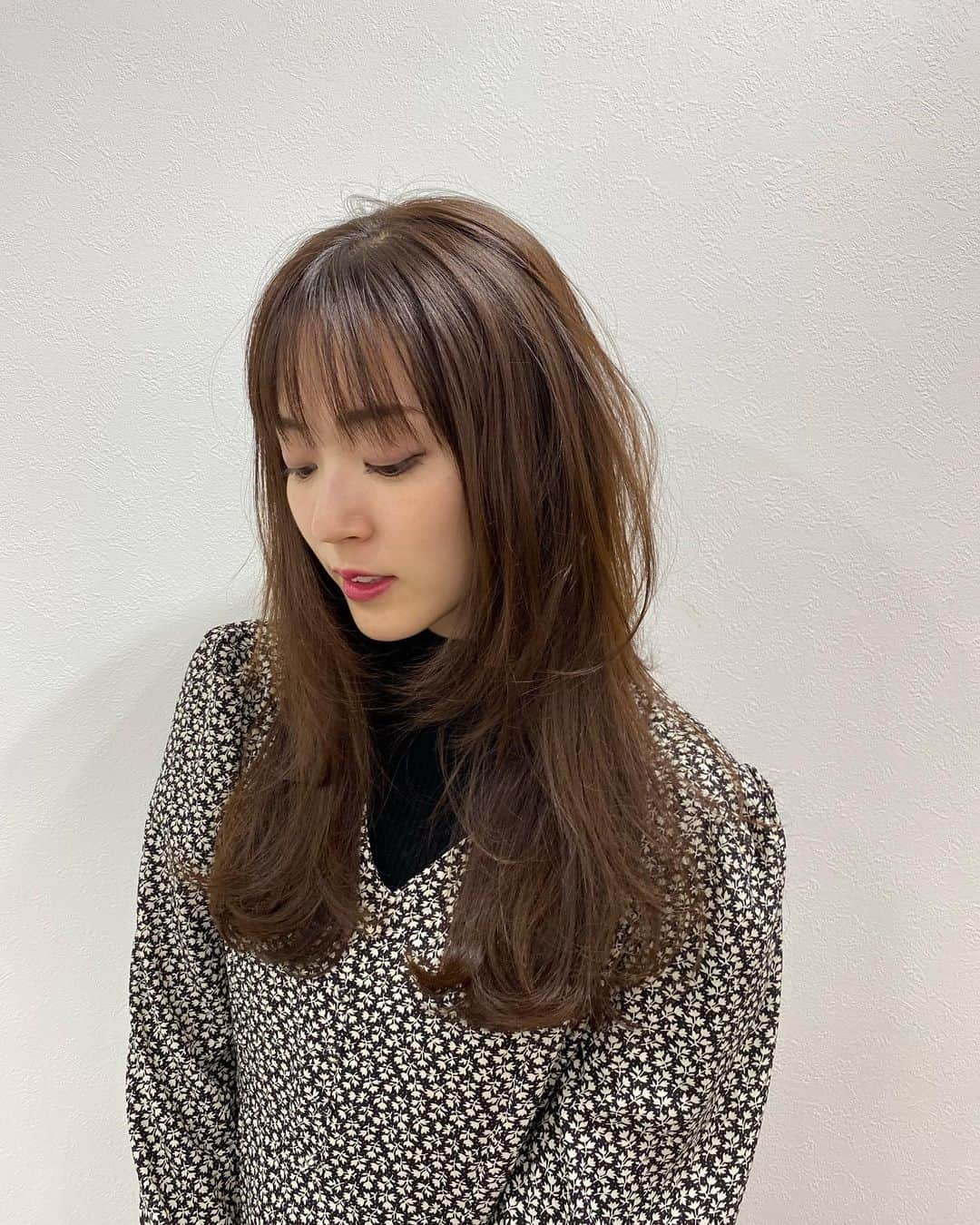 鈴木愛理さんのインスタグラム写真 - (鈴木愛理Instagram)「✴︎ 💇‍♀️💈❤︎ . #やっとこさ切れた☺︎ #そしてずっとやりたかったかんじになって嬉しい🤭❤︎ #使い勝手の良いレイヤーと #中しまうと軽いウルフになるかんじ✌︎ #はっはっはー」11月22日 0時40分 - airisuzuki_official_uf