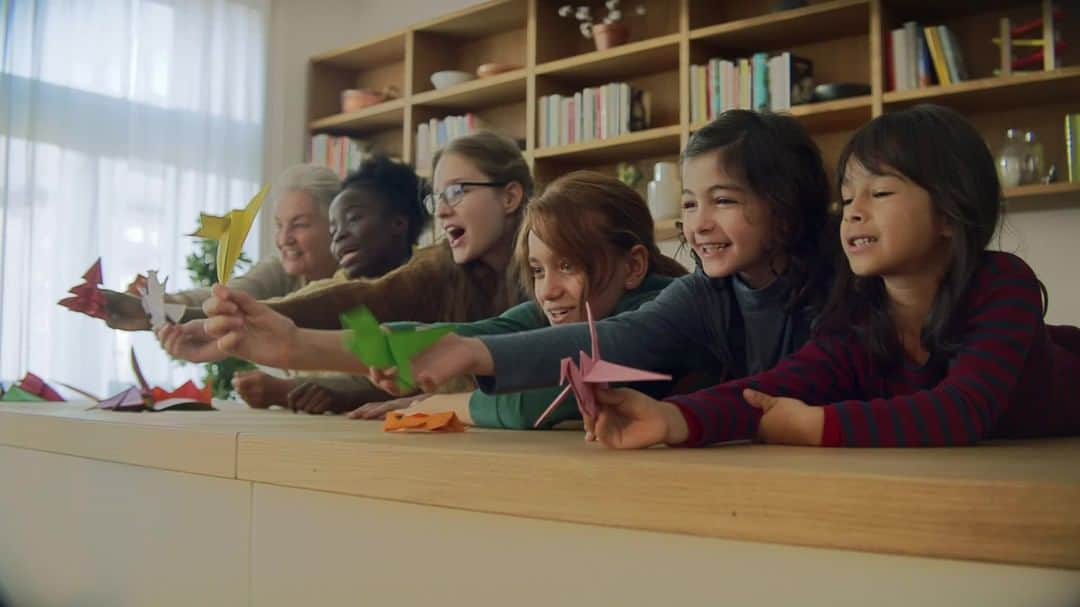 HP（ヒューレット・パッカード）のインスタグラム：「65% say the worst thing about the holidays is the time spent on screens. Enjoy your Holiday the real way with over 250 hours of printable activities.」