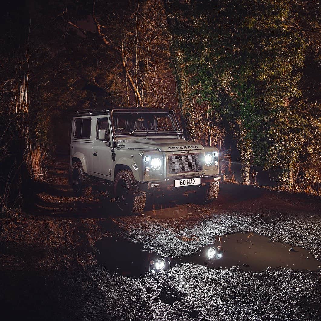 マックス・チルトンさんのインスタグラム写真 - (マックス・チルトンInstagram)「A typical British winter scene. 🇬🇧 #defender #keswickgreen」11月22日 1時13分 - maxchilton