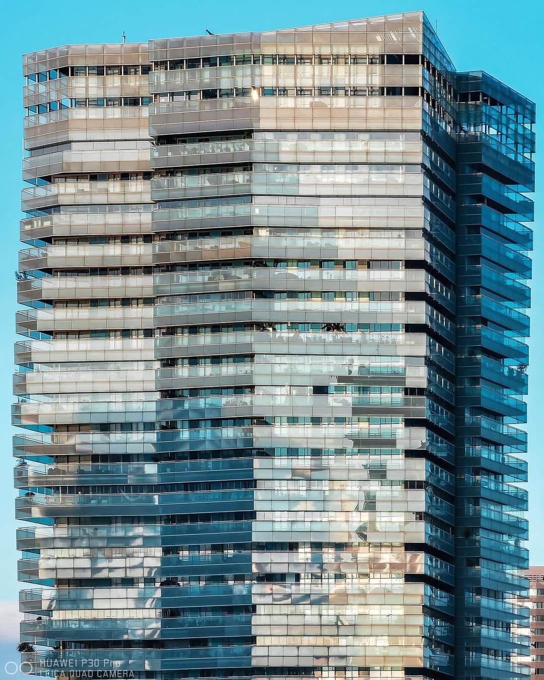 Nicanor Garcíaのインスタグラム：「Krypton planet | Planeta Krypton #nicanorgarcia #travelarchitectures #CapturedWithHuawei #HuaweiP30Pro」