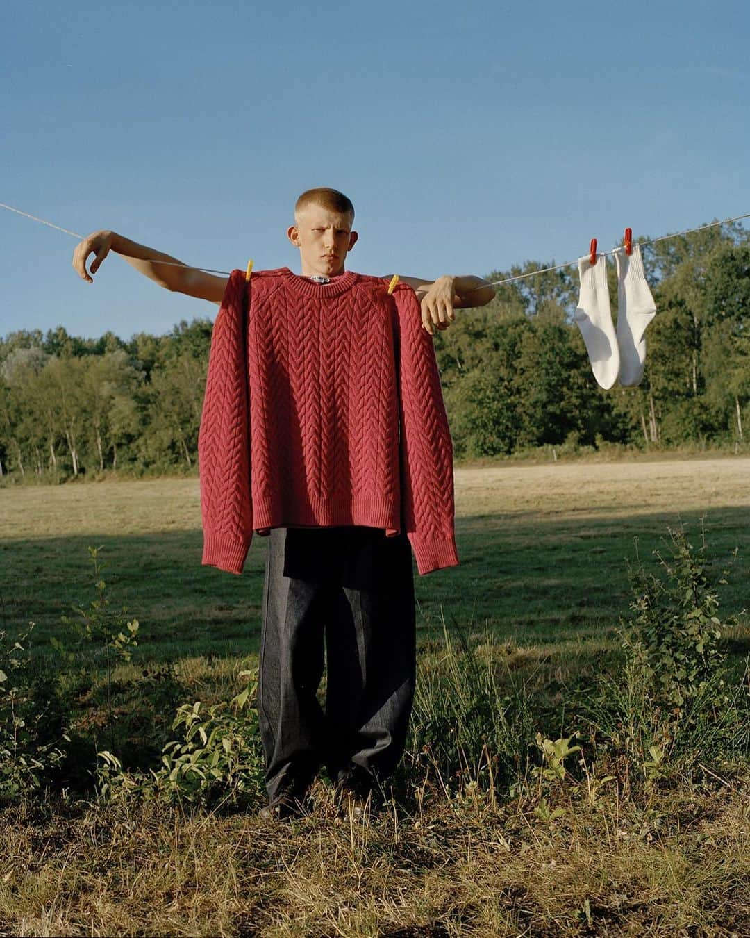 Vogue Italiaさんのインスタグラム写真 - (Vogue ItaliaInstagram)「Belgium Countryside. A new photostory by @MarcoImperatore and styled by @VeronicaRuggeri_ See more via link in bio. Full credits: Model @connornewall @elitemodelworld Makeup and Hair @jennekecroubels using @chanel.beauty Casting director @michelebisceglia_ #photostories」11月22日 1時20分 - vogueitalia