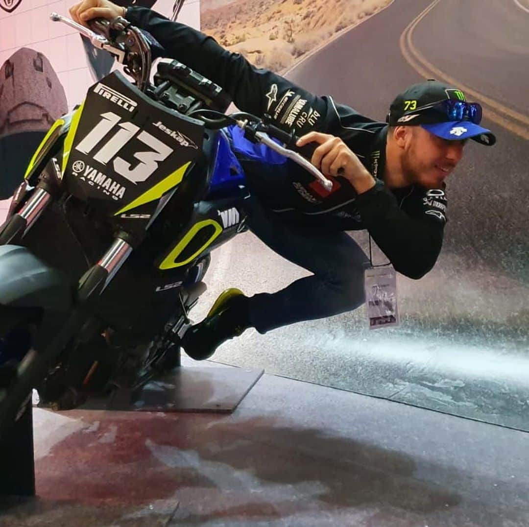 のインスタグラム：「‪Our 2019 @motogpesport rider, Lorenzo Daretti (@73trast), seems be having such a good time with @yamahabrasil at the @salao2rodas event that we are beginning to wonder if he’s ever returning home. 🤟🤪‬ . . ‪#MonsterYamaha | #MotoGPeSport | #73Trast | #Trastevere73 | #SDR2019 ‬」
