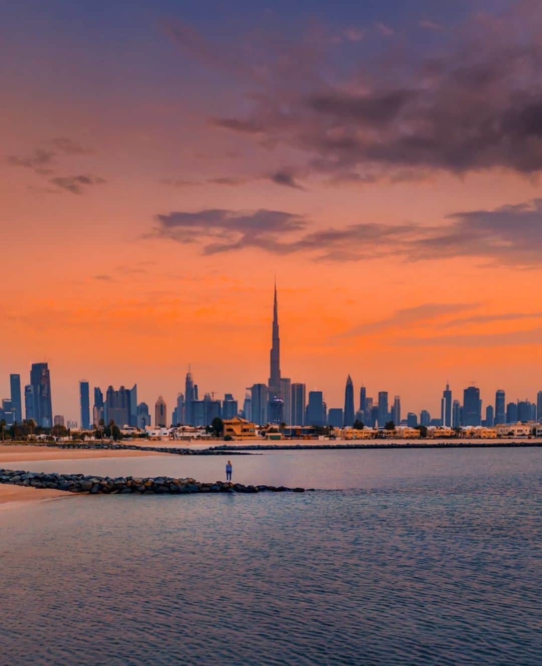ドバイのインスタグラム：「#Dubai Sunset 📷:@theulianas」