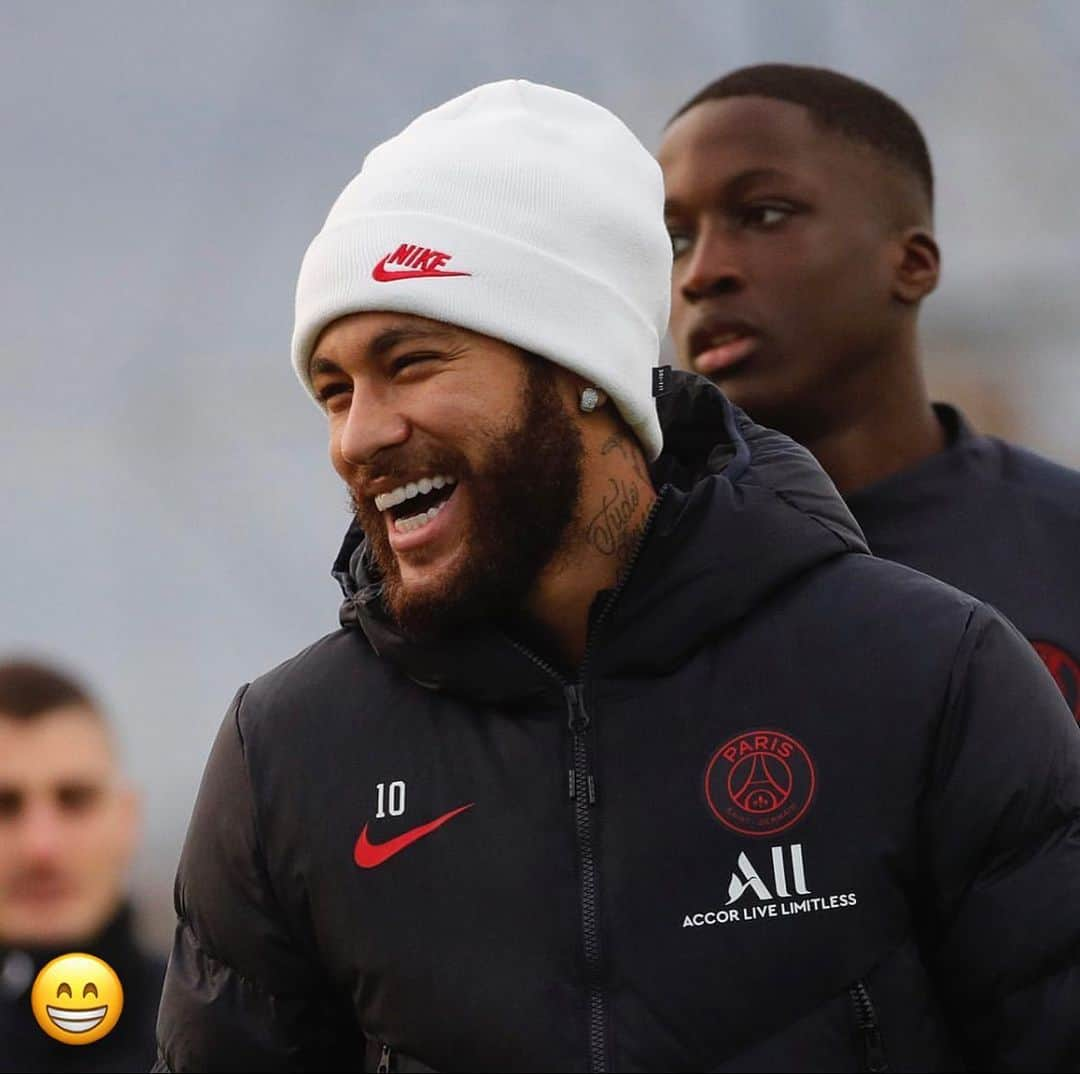 ネイマールさんのインスタグラム写真 - (ネイマールInstagram)「In every life we have some trouble But when you worry, you make it double Don't worry, be happy 😁」11月22日 1時33分 - neymarjr