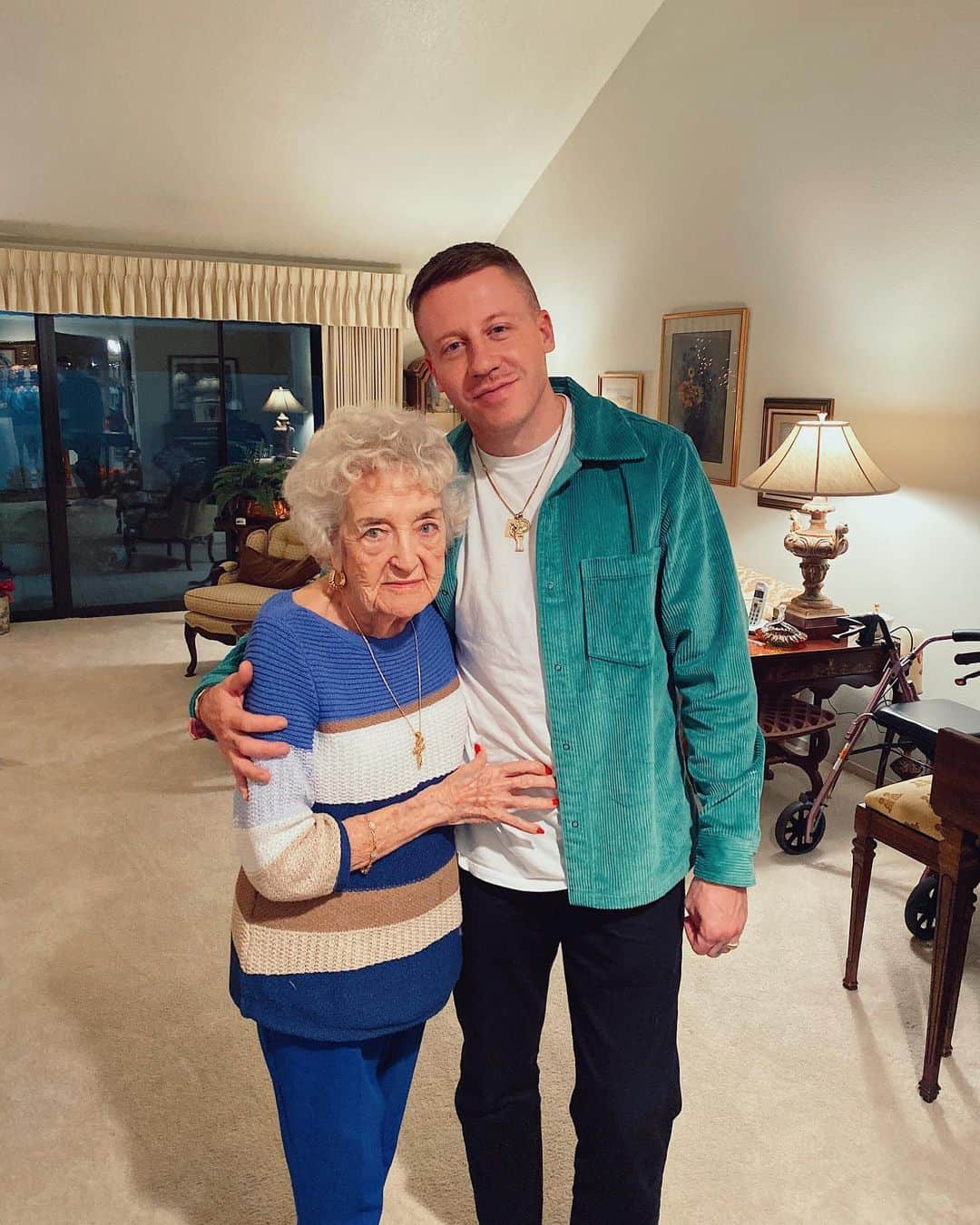 マックルモアーのインスタグラム：「102 years old.  Still glorious.  Lil short Bay Area/Modesto vacation with Sloane to see her great Gramma and cousins.  Life is precious」