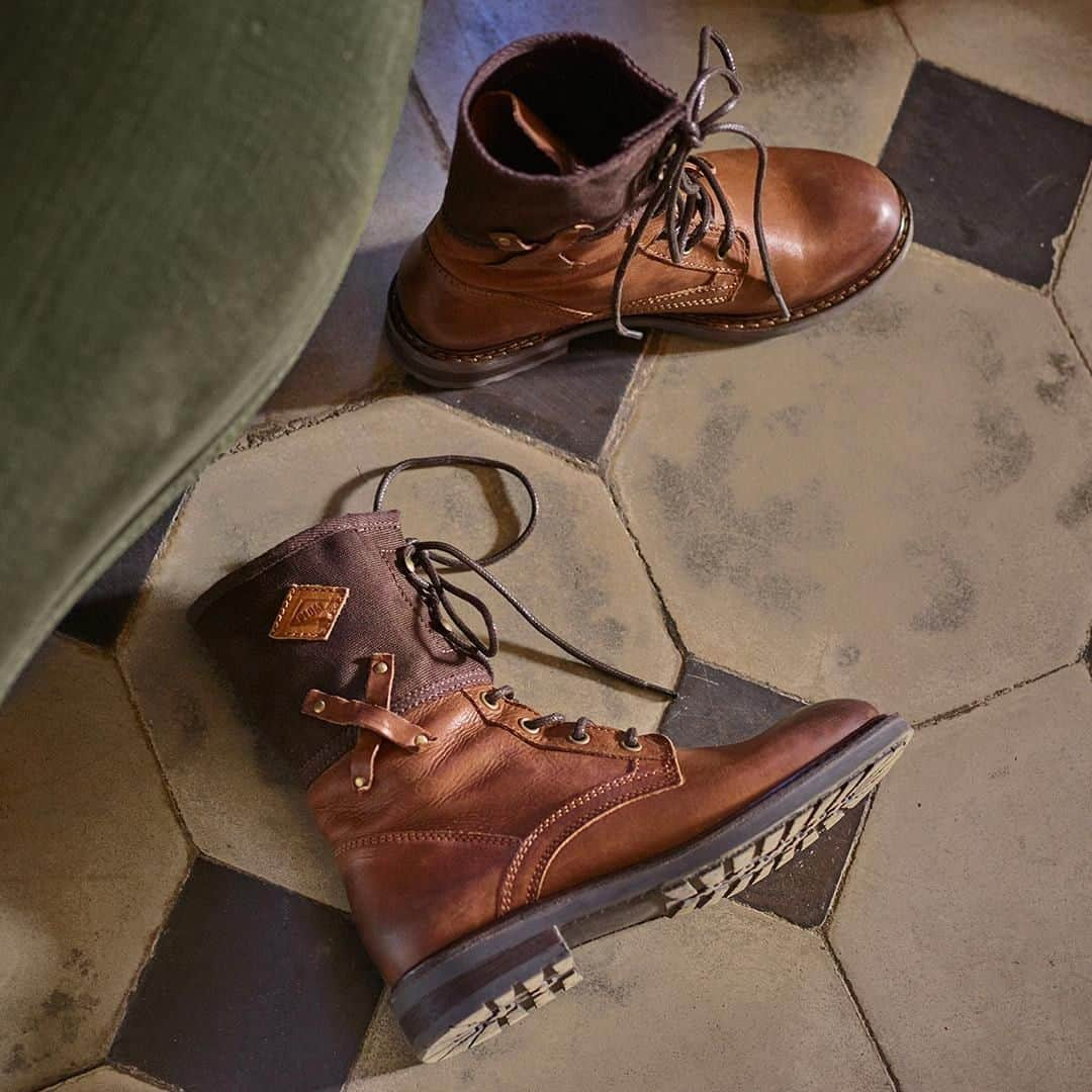 パラディウムのインスタグラム：「BACK TO BASICS 👞 Automne hiver, la saison parfaite pour revenir aux essentiels : 100% cuir, coloris automnales, inspiration militaire ou comment adopter l'héritage PLDM en BUPSWING NMA - #MyPLDM #AH19 #Cuir #Chaussures #Militaire #Héritage」