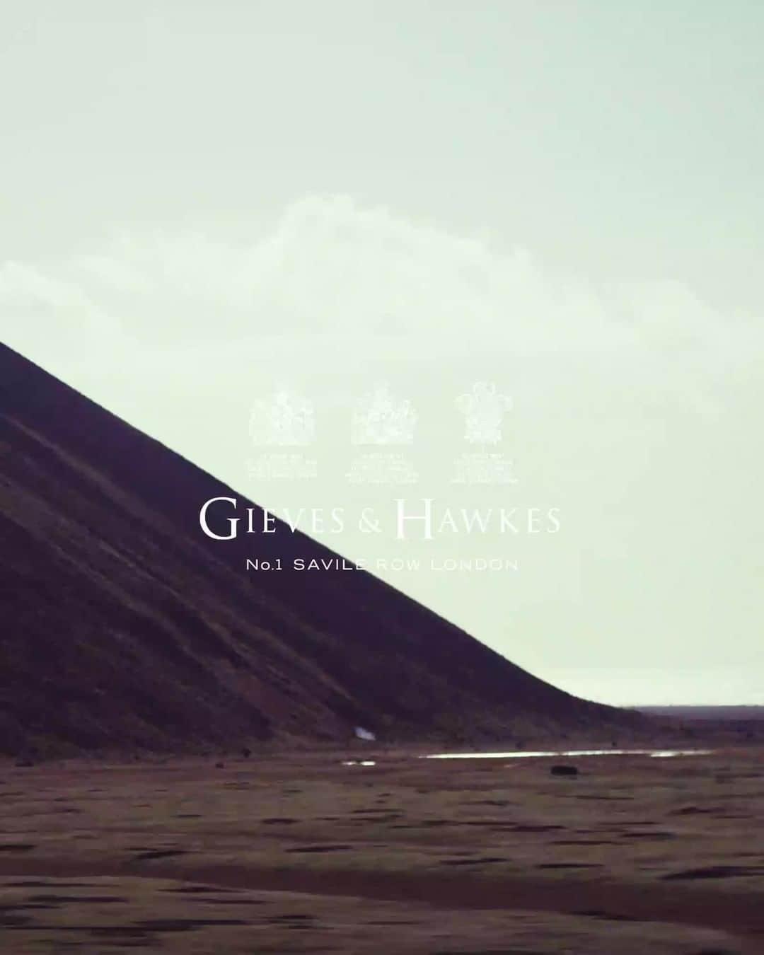 ギーブス&ホークスのインスタグラム：「#gievesandhawkes」