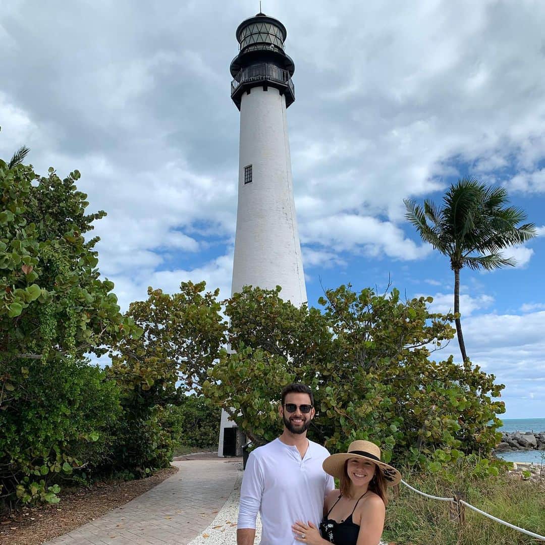 ニック・マルティネスのインスタグラム：「Happy Anniversary to us!! 😜🤪」