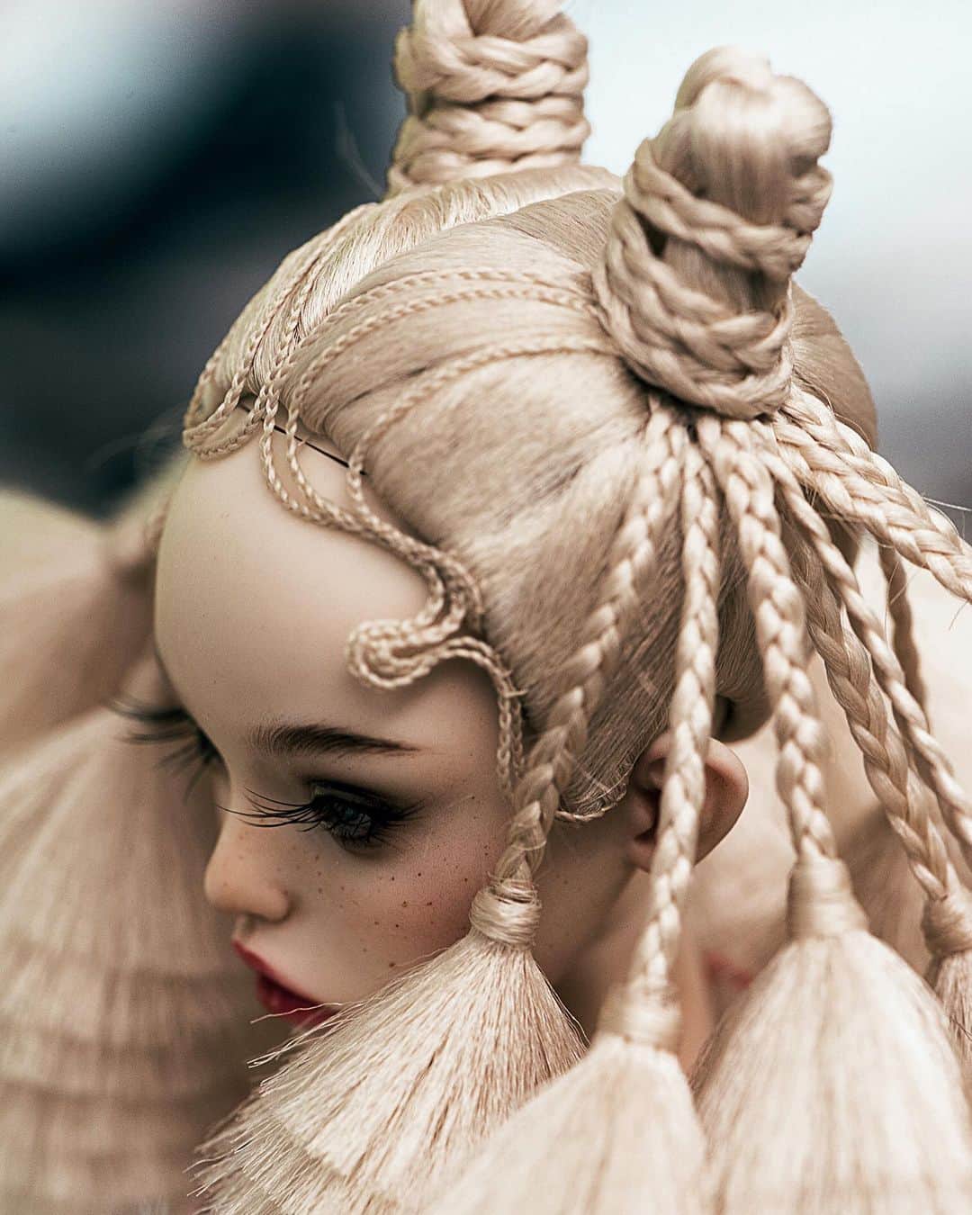 Vogue Italiaさんのインスタグラム写真 - (Vogue ItaliaInstagram)「From our new issue of Vogue Beauty|Allure: Tutto si trasforma. @InfringeMagazine is the first magazine totally dedicated to hair; born as a reference point for hairstylist, is now a key magazine for contemporary art addicted. Founded in 2016 in London by Anthony Mascolo and his wife Pat, is now an established reality which offers a unique point of view on art, fashion and design.  Read the interview with the founders by @vittoriagabardi in our new issue on newsstands with the November Issue of #VogueItalia. Photo: handmade doll by Lena and Katya Popovy.」11月22日 2時26分 - vogueitalia