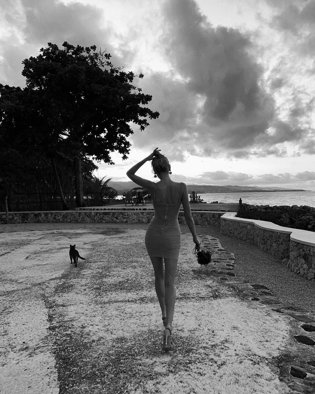 エルザ・ホスクさんのインスタグラム写真 - (エルザ・ホスクInstagram)「Jamaican nights 💛💛💛 dress by @boohoo #allthatglitters #ad」11月22日 2時50分 - hoskelsa