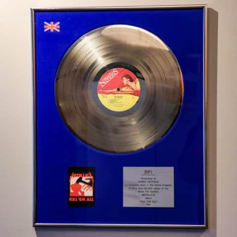 メタリカさんのインスタグラム写真 - (メタリカInstagram)「We were deeply saddened to hear that Martin Hooker, the man who formed Music For Nations - our first UK record label -  back in 1983, had passed. Thanks to Martin’s unwavering support, KEA, RTL and MOP all went gold in the UK, and just as importantly, he and MFN helped make England a warm and welcoming place for us at a vital time in our career.  Thank you for the love, support and memories Martin, rest in peace.」11月22日 3時19分 - metallica