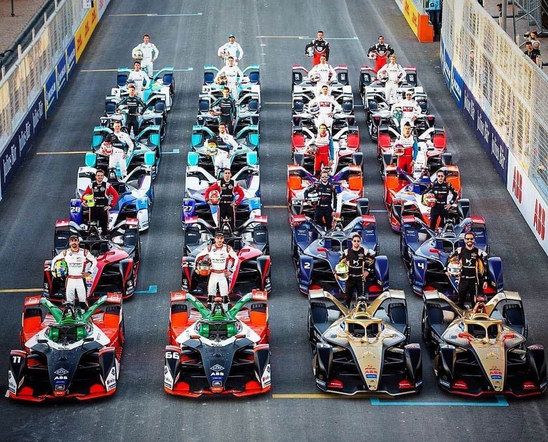 ルーカス・ディ・グラッシさんのインスタグラム写真 - (ルーカス・ディ・グラッシInstagram)「The Class of 2019/2020 of @FIAFormulaE」11月22日 3時19分 - lucasdigrassi